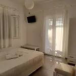 Taxiarchis Agios Georgios (Irakleia)