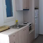 Taxiarchis Apartament *