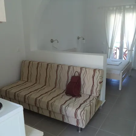 Taxiarchis Agios Georgios (Irakleia)