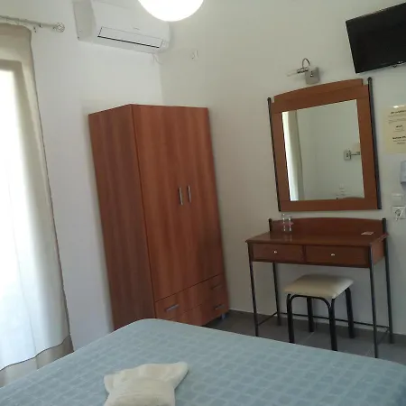 Taxiarchis Agios Georgios (Irakleia)