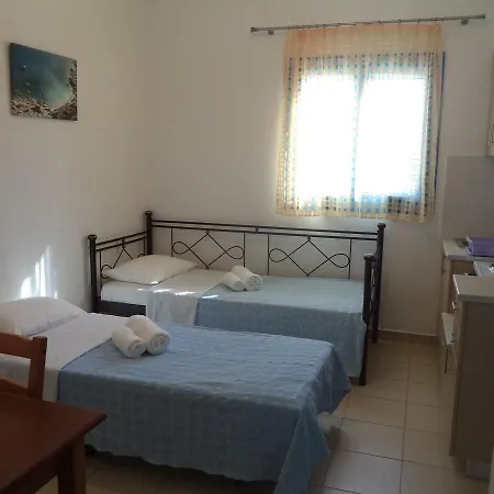 Taxiarchis Agios Georgios (Irakleia)