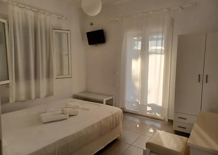 Taxiarchis Agios Georgios (Irakleia)