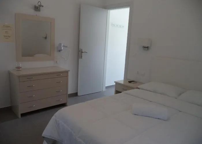 Taxiarchis Agios Georgios (Irakleia)